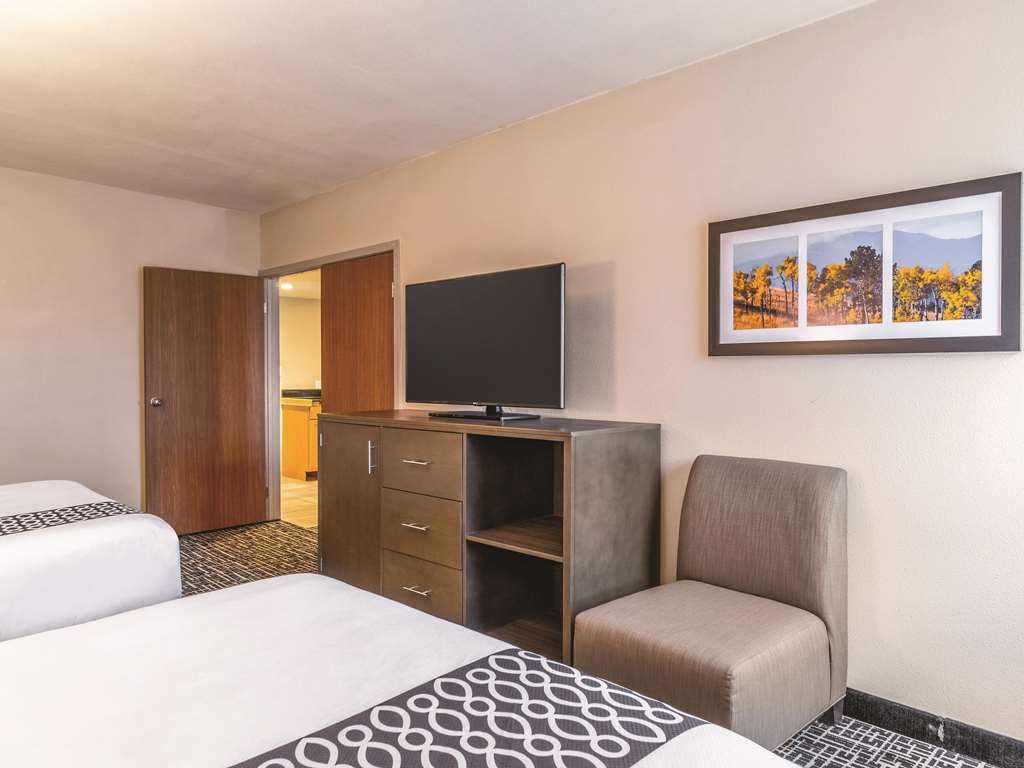 La Quinta Inn & Suites by Wyndham Glenwood Springs - photo 35