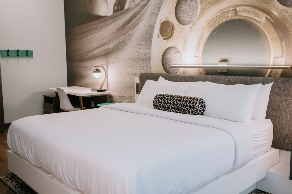 Hotel Indigo St. Louis Downtown by IHG - photo 13