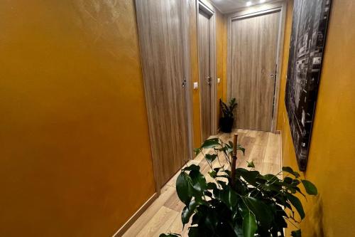 Prestigioso Trilocale Sui Navigli con A C & Wi Fi — 4-Star Luxury Hotel in Milan, Italy