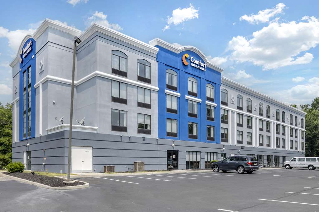 Comfort Inn & Suites Voorhees Mt. Laurel — hotel in Voorhees