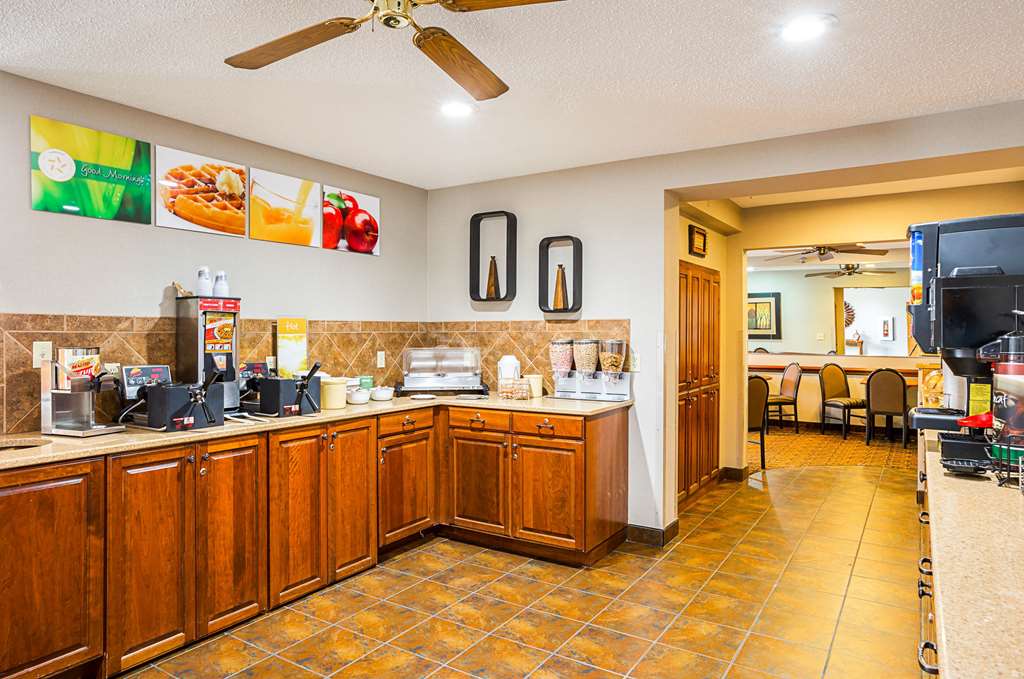 Quality Inn Mitchell I 90 - photo 30