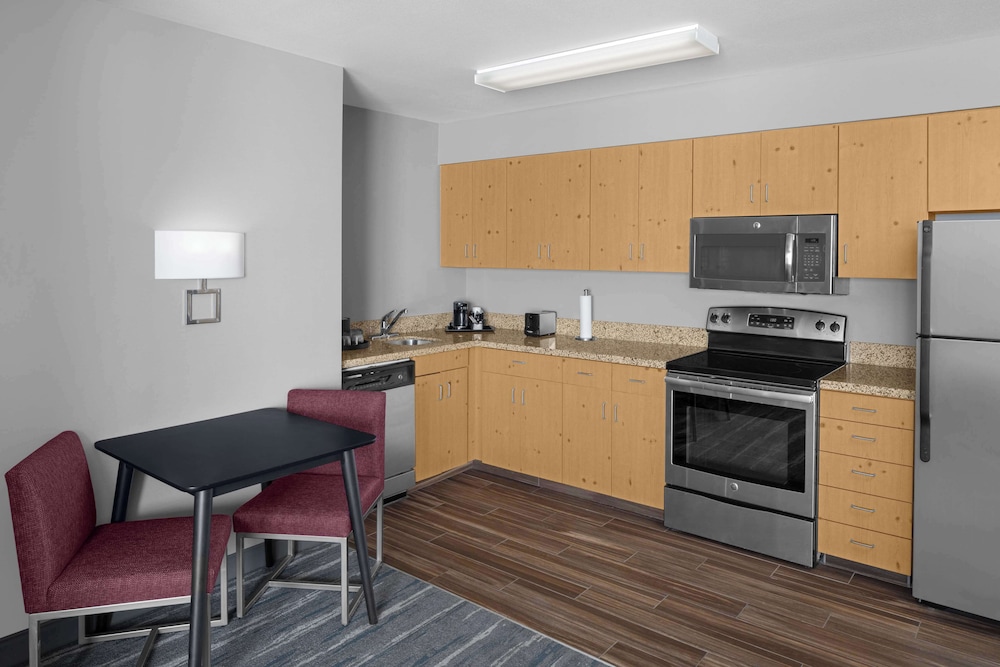 Hampton Inn & Suites Orem - photo 19