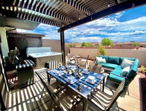Ocotillo 69 3 Bedrooms with a Private Hot Tub Fire Pit and Private Patio — 4-Star Luxury Hotel in Santa Clara, United States