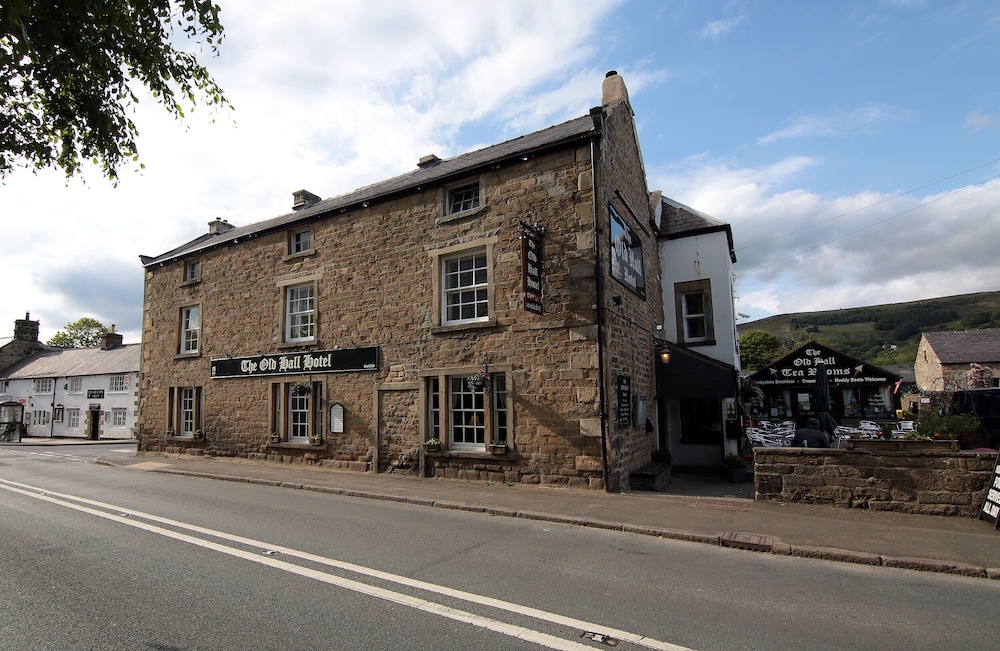 The Old Hall Hotel - carbon neutral hotel in Hope Valley