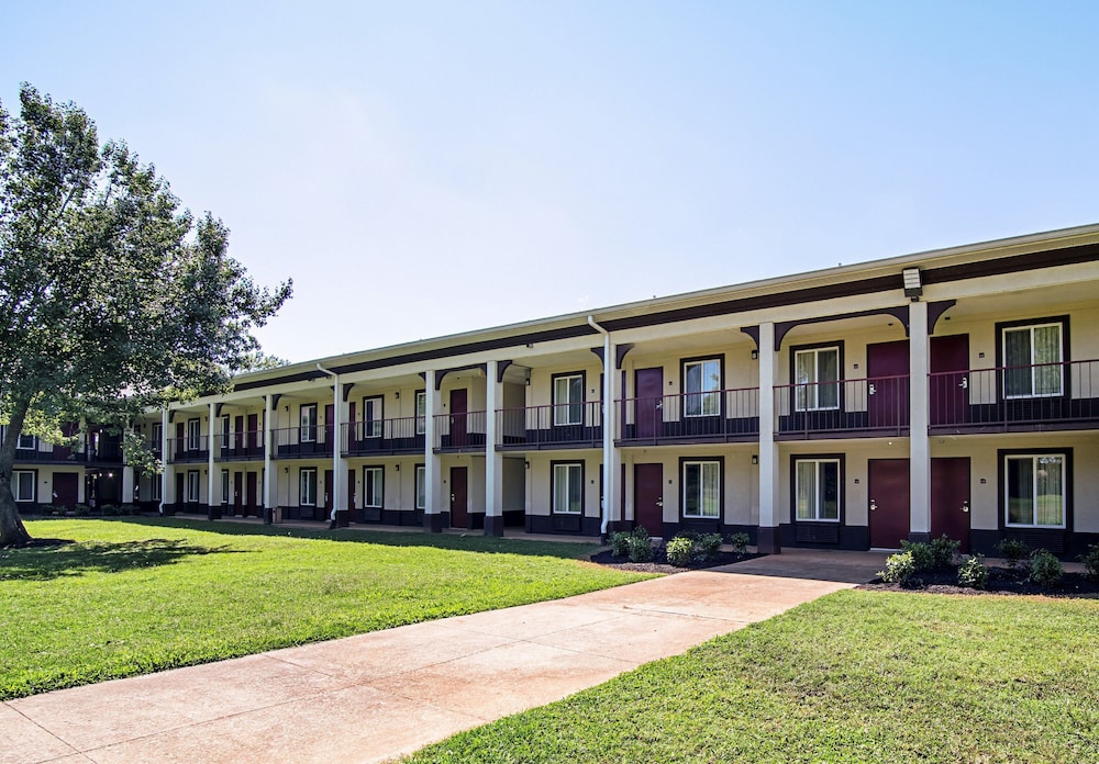 Red Roof Inn & Suites Greenwood SC - photo 31