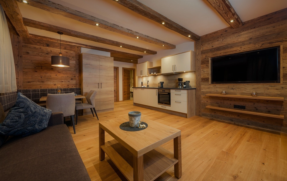 Naturparkgut Alpdeluxe Apartments — 4-Star Luxury Hotel in Holzgau, Austria