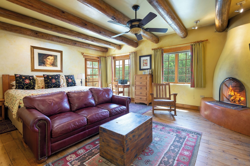 Inn on La Loma Plaza - photo 22