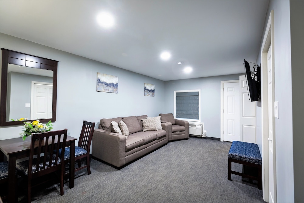 Mt Madison Inn & Suites - photo 30