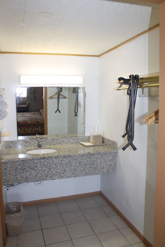 Olympia Inn - photo 6