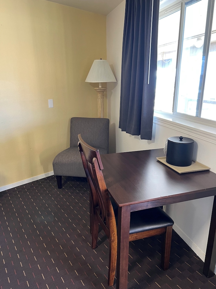 Port Townsend Inn - photo 3