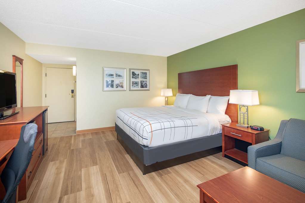 Wingate by Wyndham Valdosta Moody AFB - photo 13