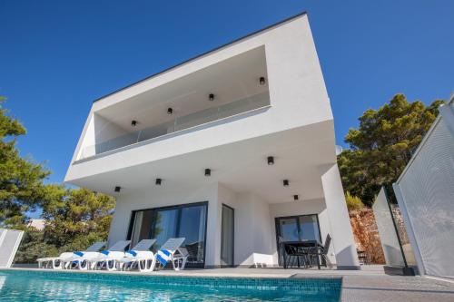 Villa Danny — 4-Star Luxury Hotel in Opuzen, Croatia