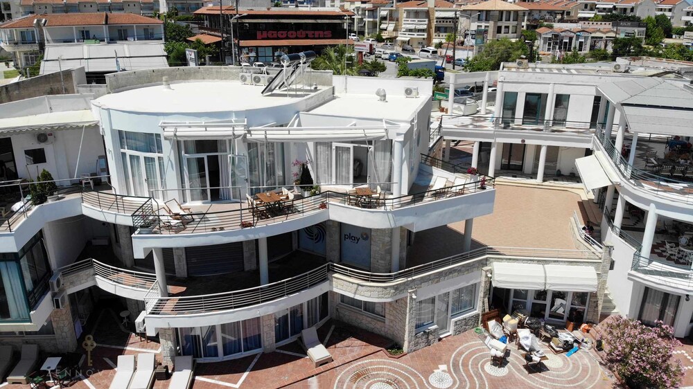 Zennova 31 Kallithea Blue Paradise in Nea Kallikrateia, Greece