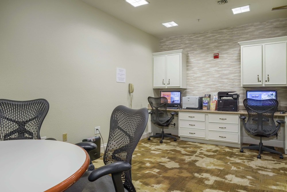Hilton Garden Inn Phoenix Airport - photo 21