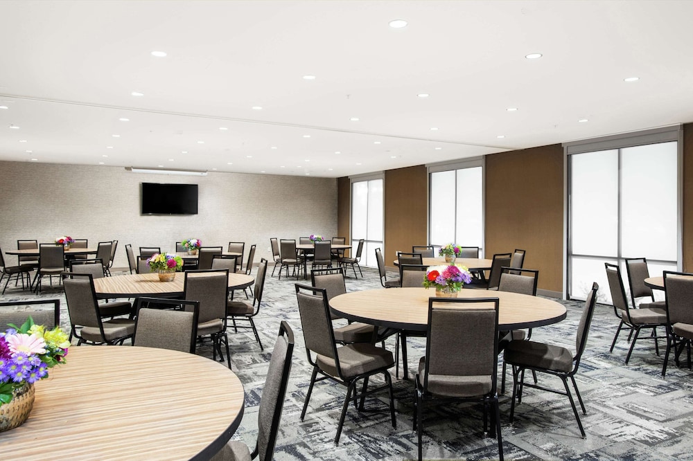Home2 Suites by Hilton Long Island Brookhaven - photo 26