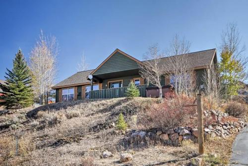 Evergreen Ranch Family Vacation Home Sleeps 8 Private Hot Tub — 4-Star Luxury Hotel in Granby, United States