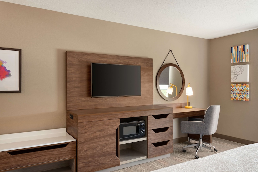 Hampton Inn St. Louis Columbia - photo 12