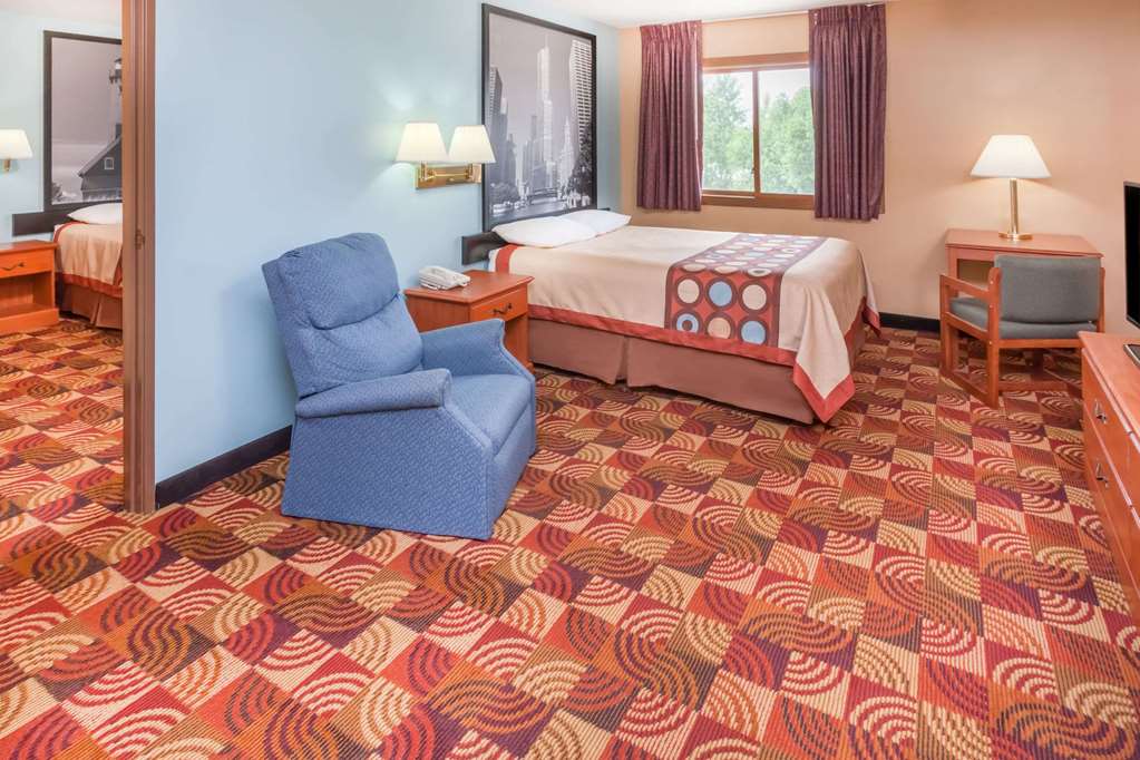 Super 8 by Wyndham Shipshewana - photo 12
