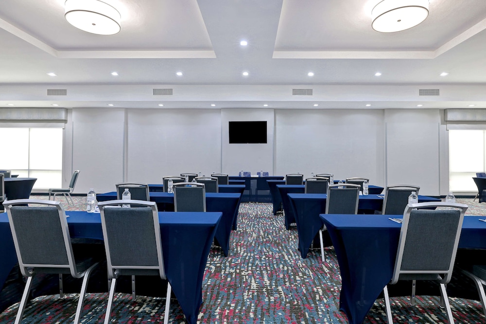 Hampton Inn & Suites Houston East Beltway 8 - photo 66