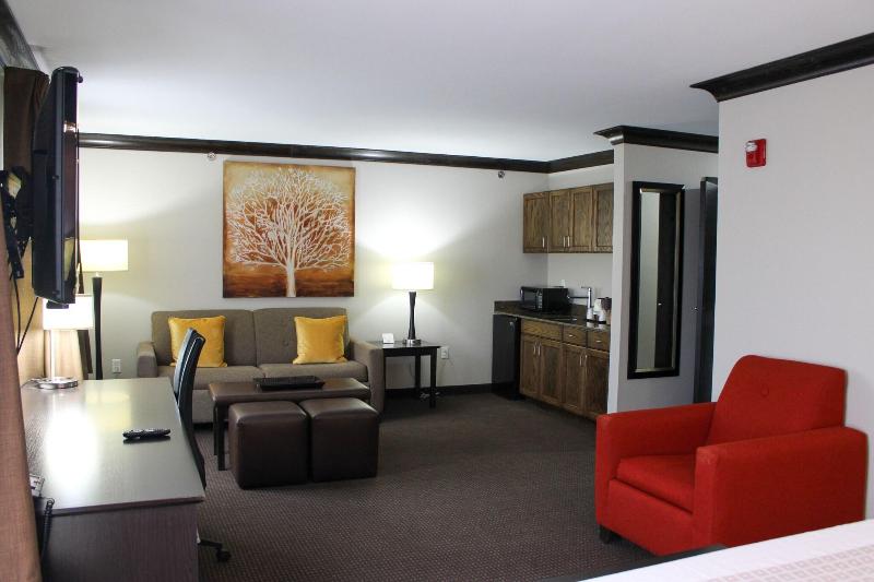 Parkwood Inn & Suites - photo 23