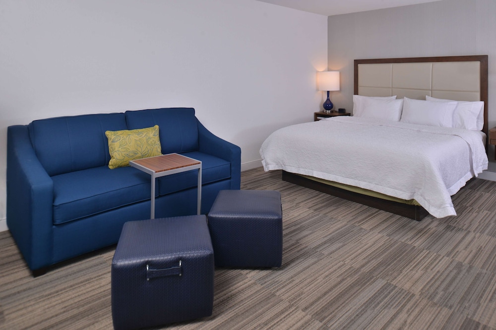 Hampton Inn & Suites Ann Arbor West - photo 16