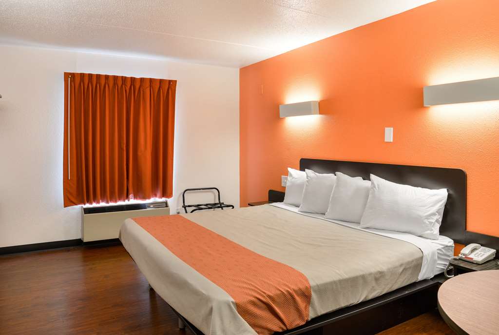 Motel 6 Toledo OH - photo 9