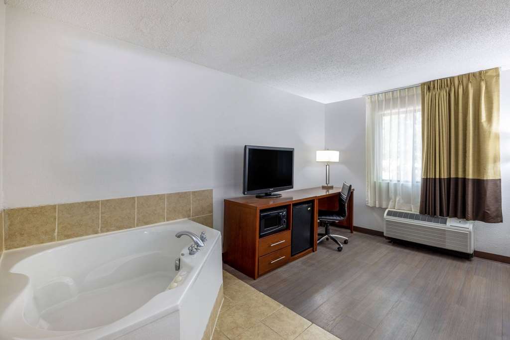 Travelodge by Wyndham Brooklyn Center - photo 22