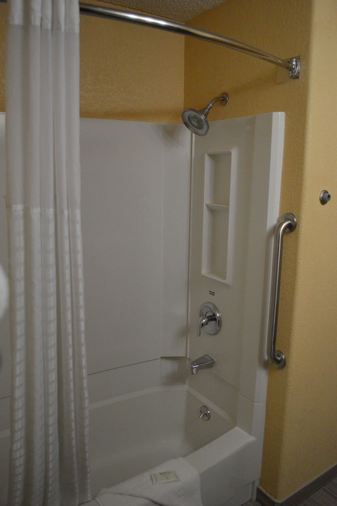 First Choice Inns at the Swell - photo 19