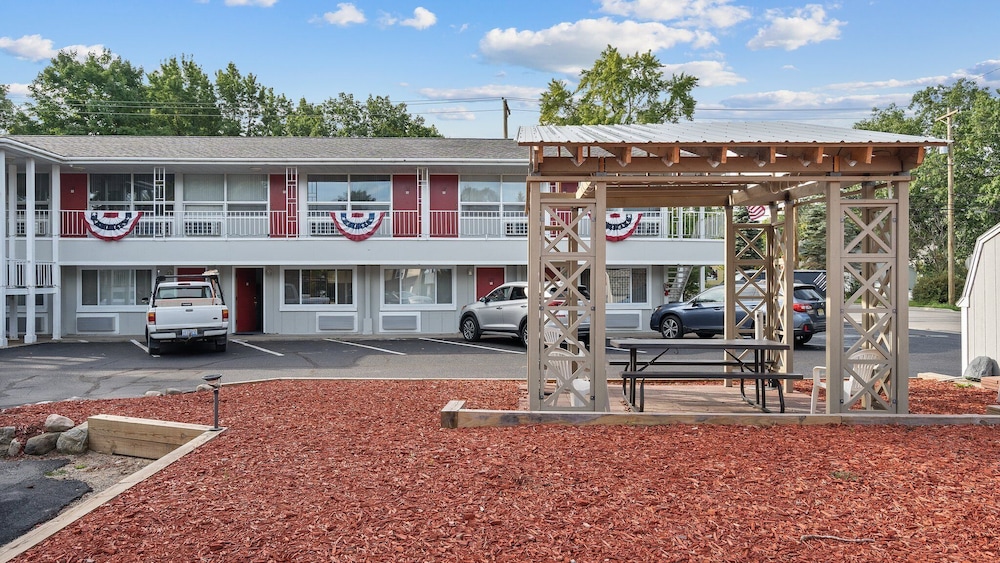 Grand Traverse Motel - photo 55