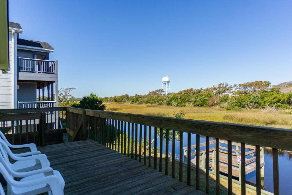 See Otter by Oak Island Accommodations - photo 13