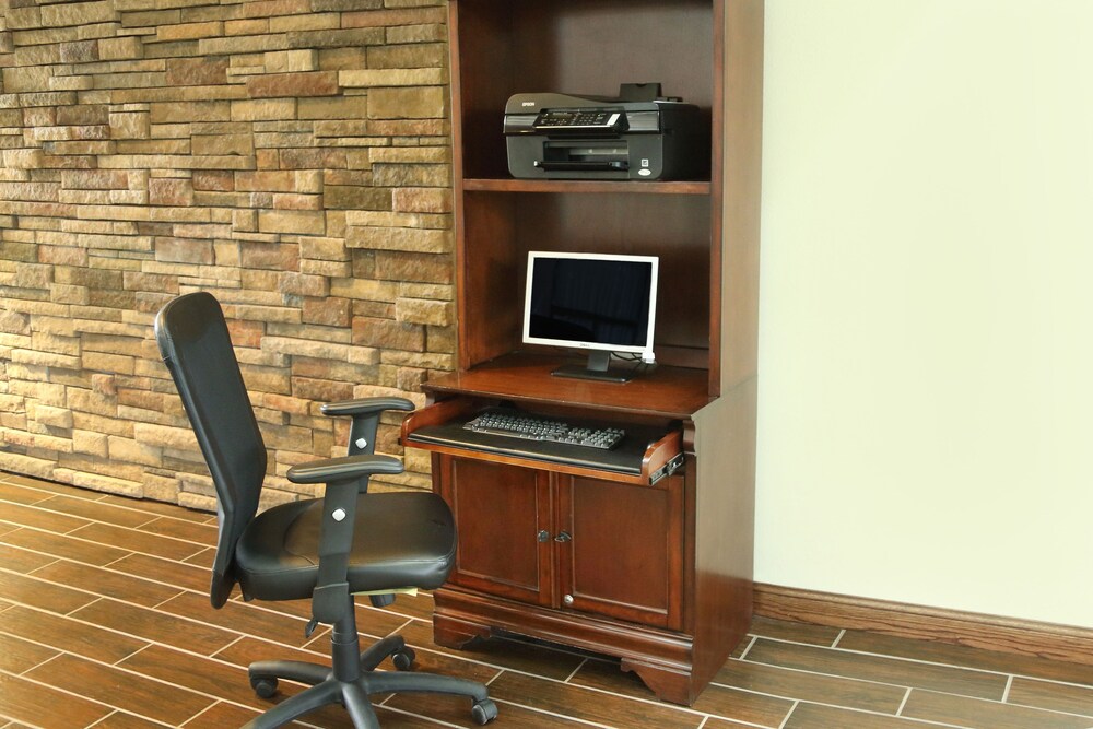 Townhouse Hotel Grand Forks - photo 23