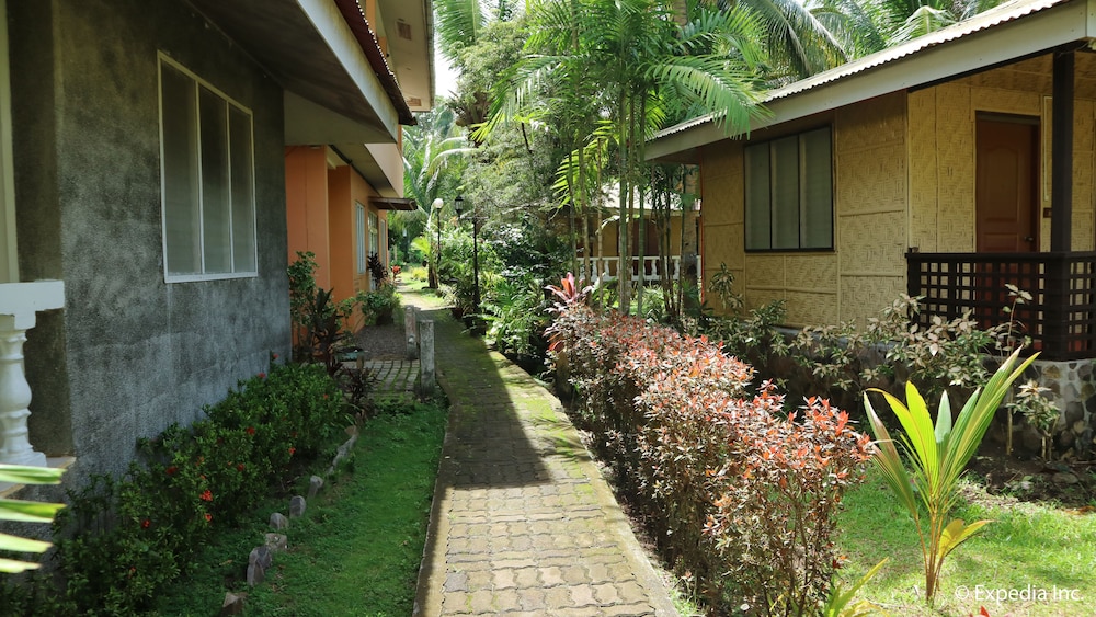 Caves Dive Resort in Mambajao, Philippines