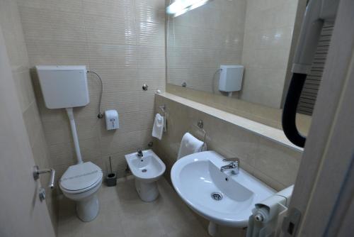 Hotel Livade — Cacak — photo 3