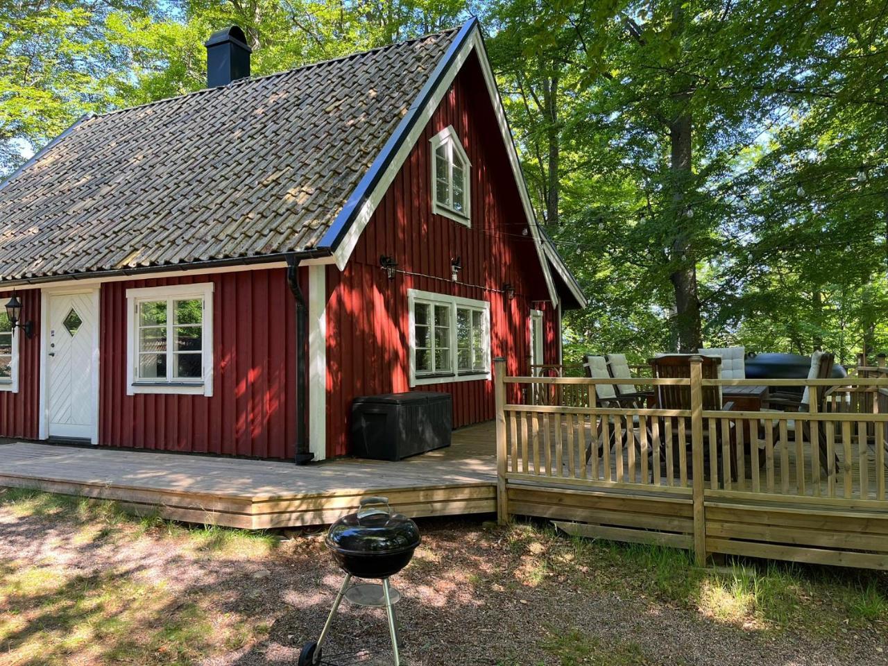 Blueberry Hill - carbon neutral hotel in Unknown City