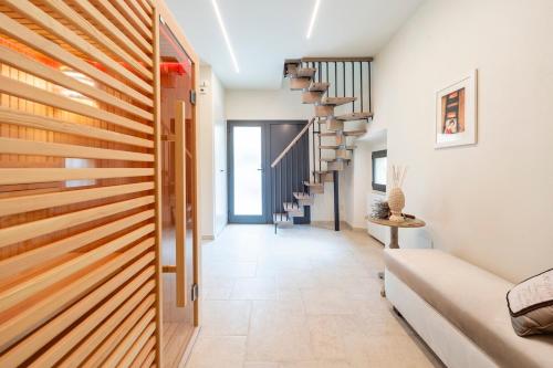 Lajatico Rentals Grotticella House SPA Apartment in Peccioli — 4-Star Luxury Hotel in Peccioli, Italy