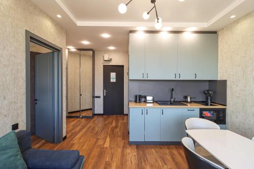 Super Stylish Apartment With Amazing Views By Wehost
