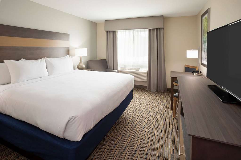Little Crow Hotel & Conference Trademark by Wyndham - photo 9