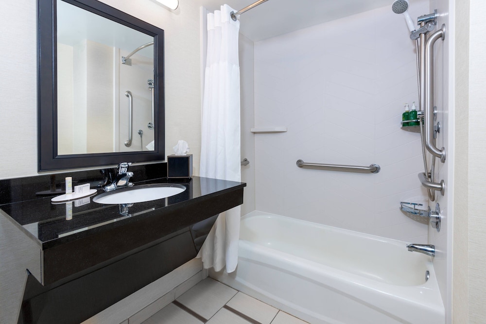 Fairfield Inn & Suites by Marriott Clearwater - photo 17