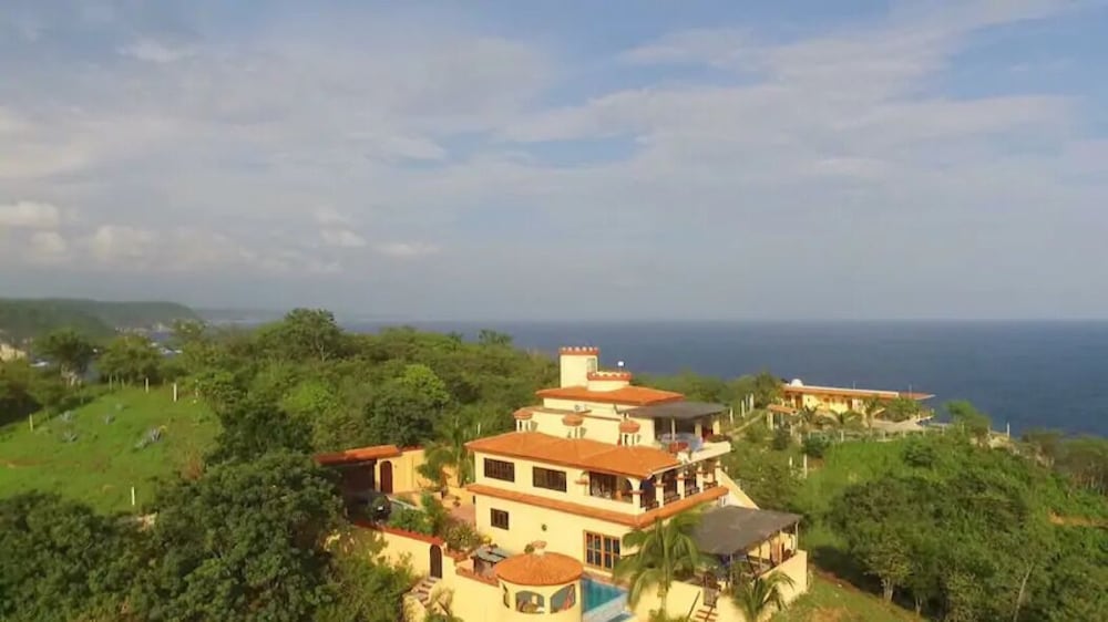 Casa Xcaanda Oceanfront With Pool 20416251 — Puerto Angel