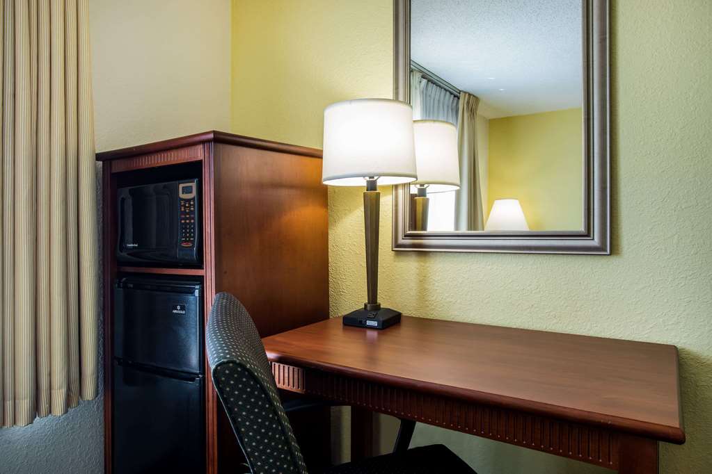 Days Inn by Wyndham Florence Near Civic Center - photo 35