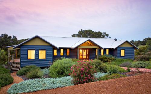 Yallingup Valley Views - carbon neutral hotel in Yallingup