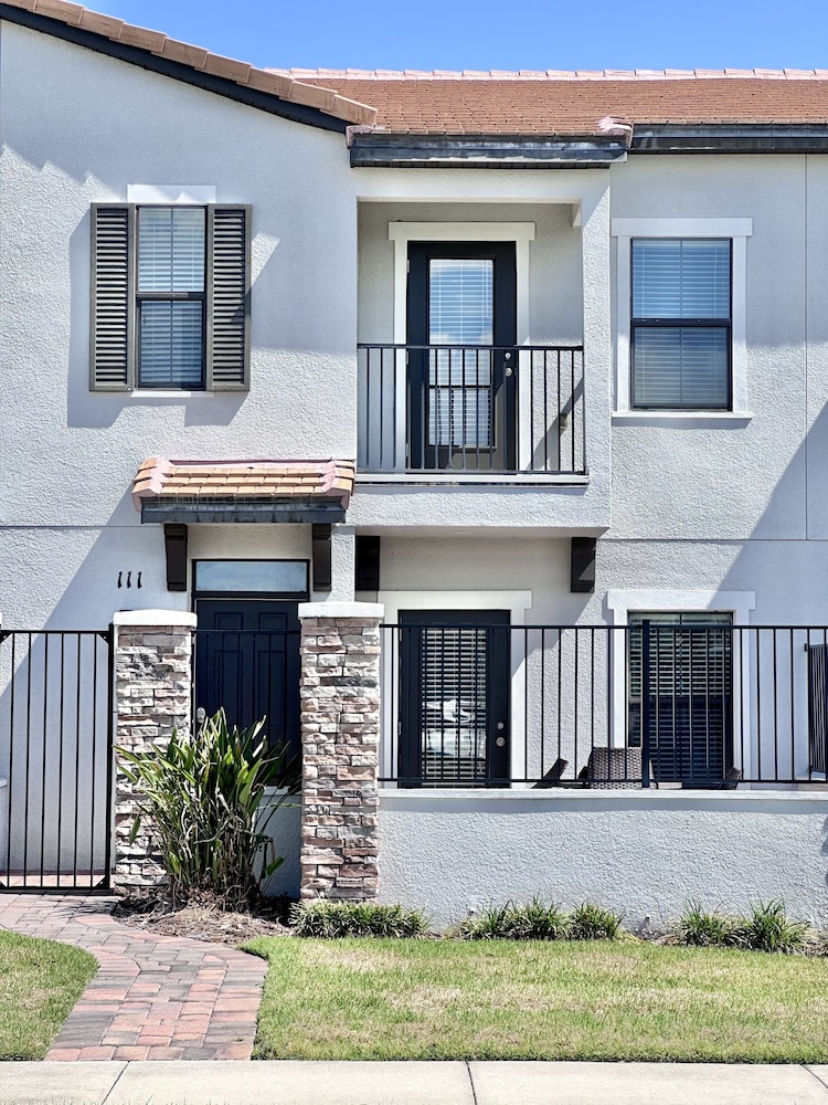 Balmoral Resort 111kb 2 Bedroom Townhouse by RedAwning - featured photo