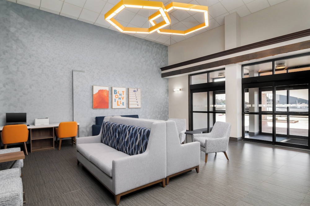 Holiday Inn Express Hotel & Suites Bentonville by IHG - photo 52