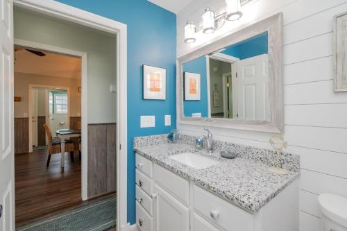 Sherrys Paradise by Oak Island Accommodations - photo 44