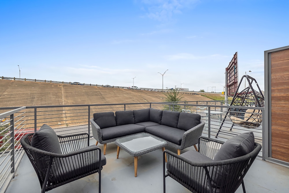 Placemakr Downtown Austin - photo 172