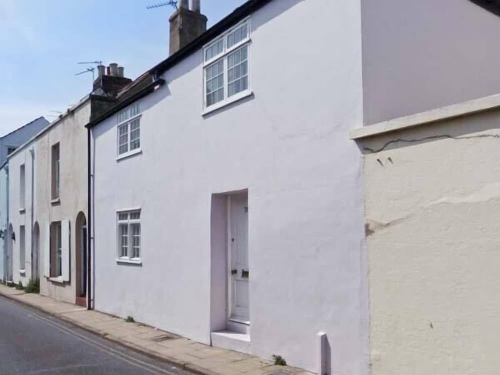 Seashell Cottage — 4-Star Luxury Hotel in Deal, United Kingdom