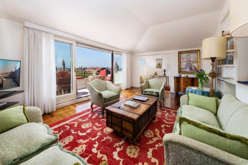 Ca' Cerchieri Terrace Dimora Italia — 4-Star Luxury Hotel in Venice, Italy
