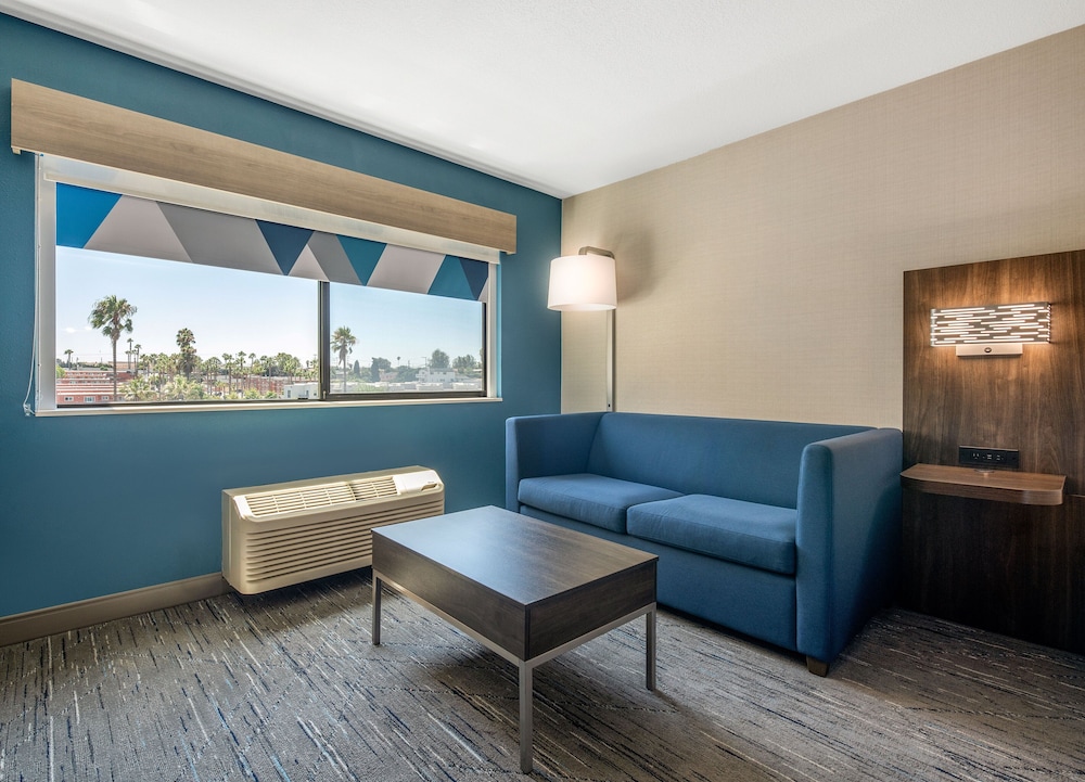Holiday Inn Express San Diego South National City by IHG - photo 3