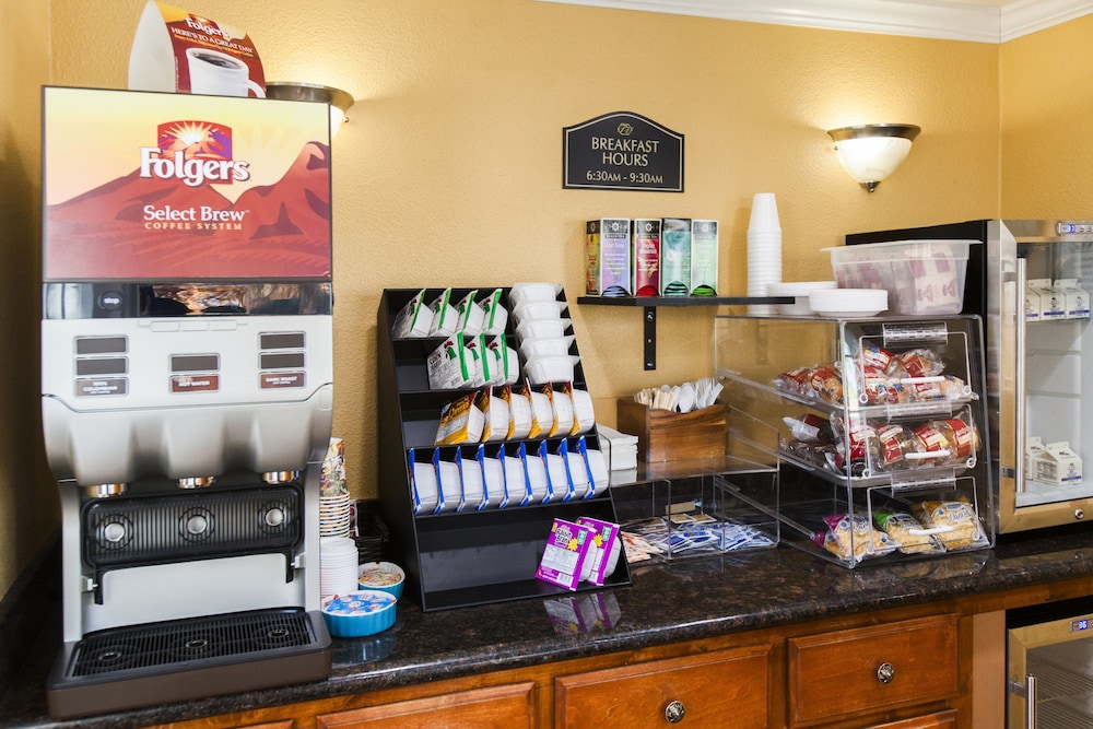 Tri Valley Inn and Suites Pleasanton - photo 45