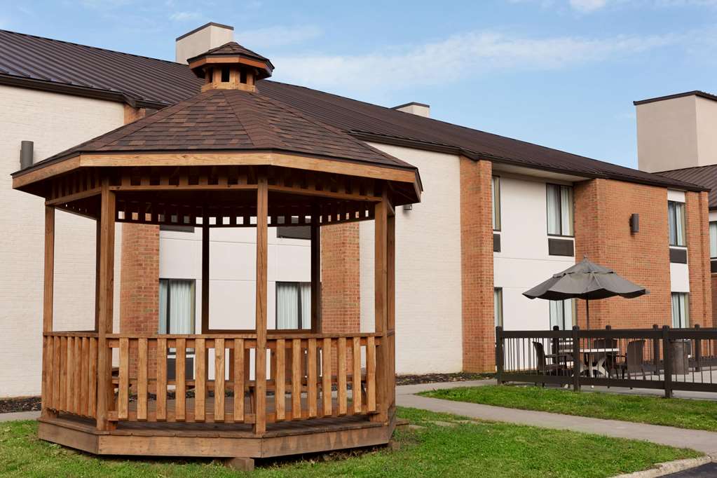 Baymont by Wyndham Rocky Mount - photo 21